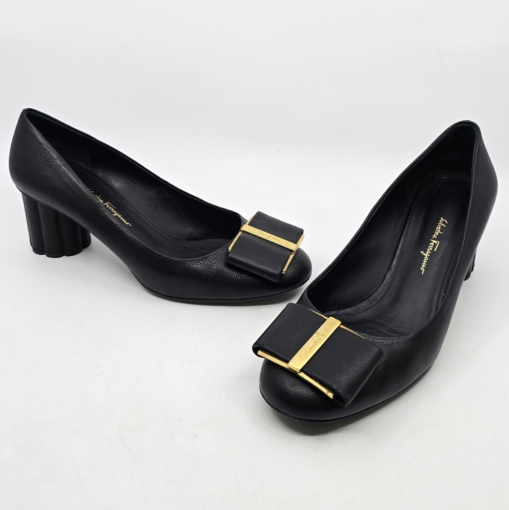 Salvatore Ferragamo Capua Black Leather Pumps
